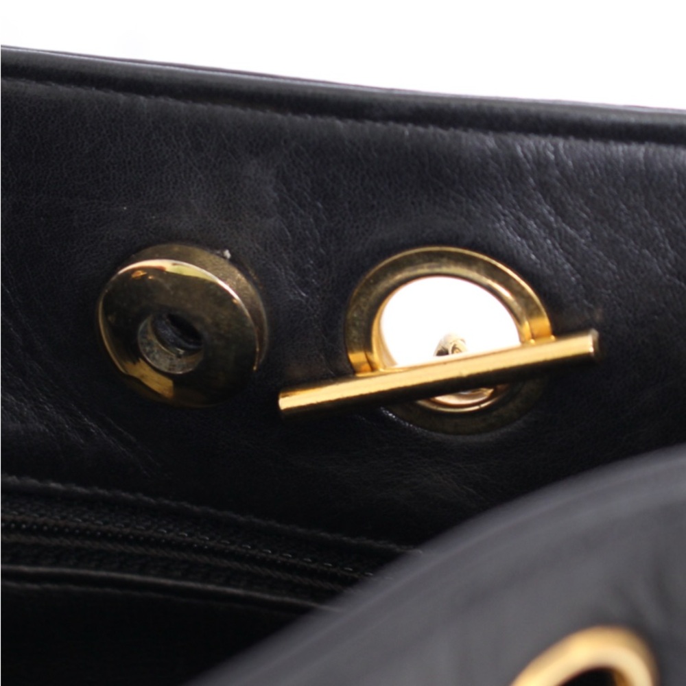 CHANEL Black Lambskin Quilted Chain Shoulder Tote Bag Vintage | Made in Italy - Picture 6 of 11